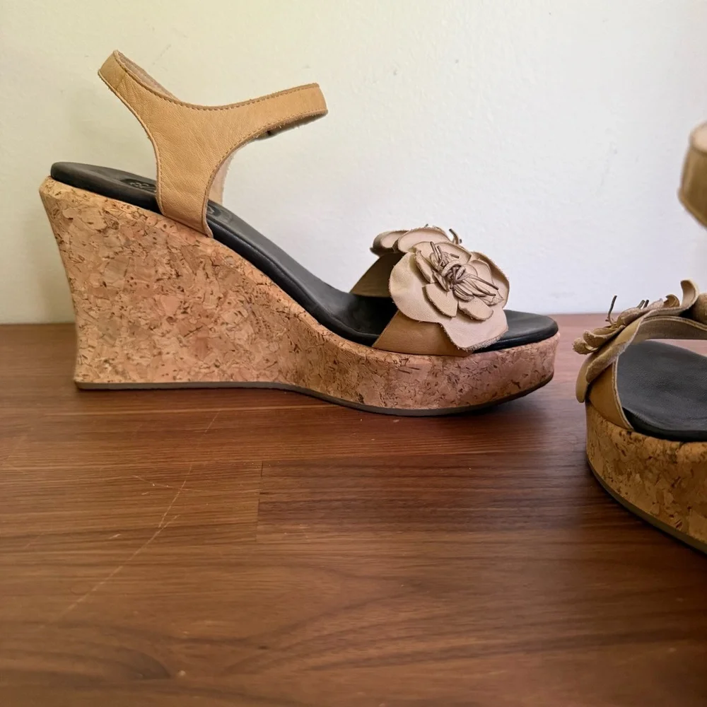 Salpy Beige Leather and Cork Wedge Ankle Strap Heels Sandals, Flowers, size 8.5